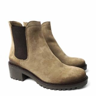 SANTE' SUEDE ANKLE BOOT WITH TANK BOTTOM MEDIUM HEEL