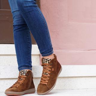 ON FOOT WOMEN'S ANKLE BOOT IN BROWN SUEDE WITH LACES AND ZIPPER AND REMOVABLE FOOTBED