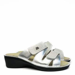 DUNA SLIPPER PREPARED IN WHITE LAMINATED LEATHER WITH DOUBLE STRIP AND REMOVABLE FOOTBED